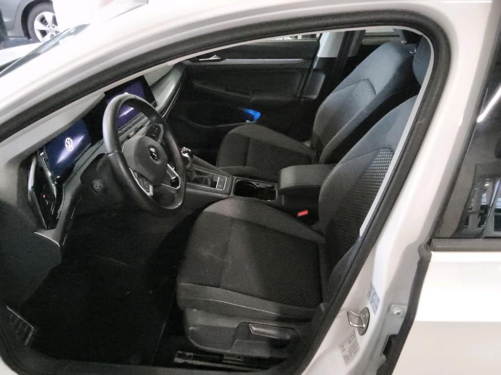 Volkswagen Golf 2022 г. Белый, пробег 56336 км