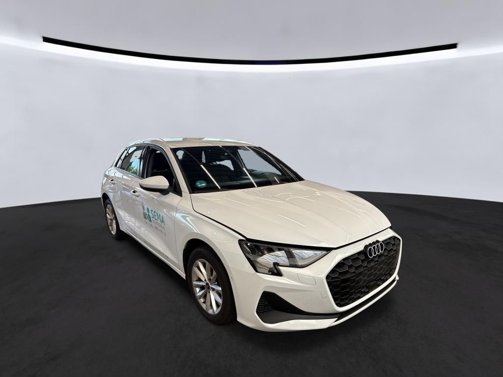 Audi A3 2024 г. Белый, пробег 42216 км