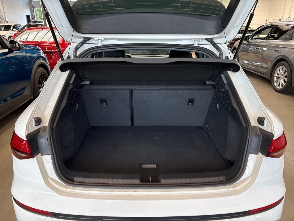 Audi A3 2024 г. Белый, пробег 42216 км