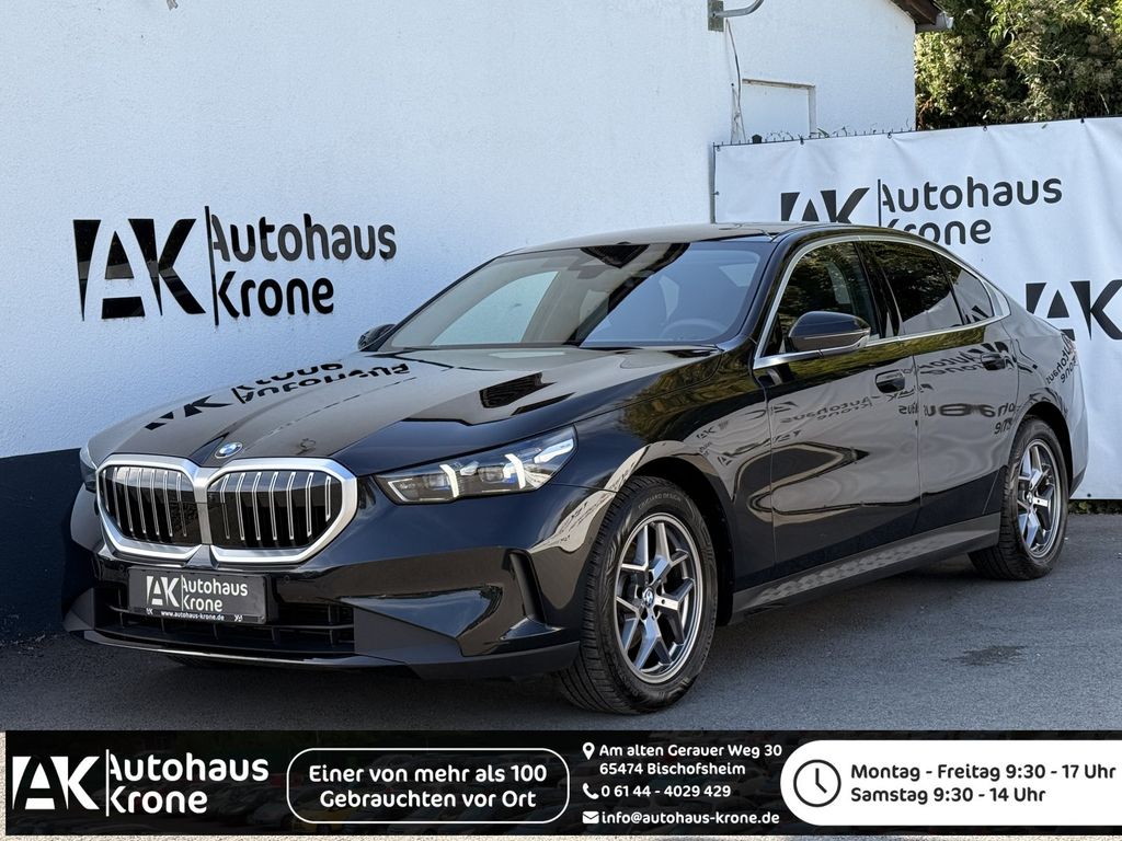 BMW 520 2024 г. Чёрный, пробег 32426 км