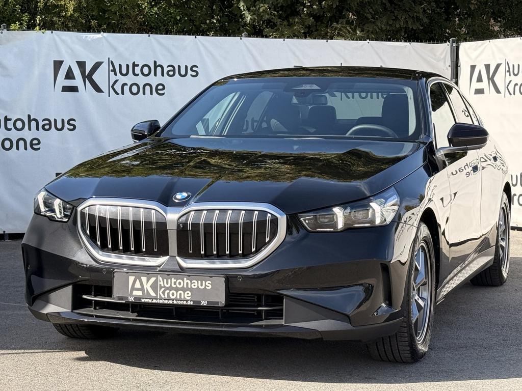 BMW 520 2024 г. Чёрный, пробег 32426 км