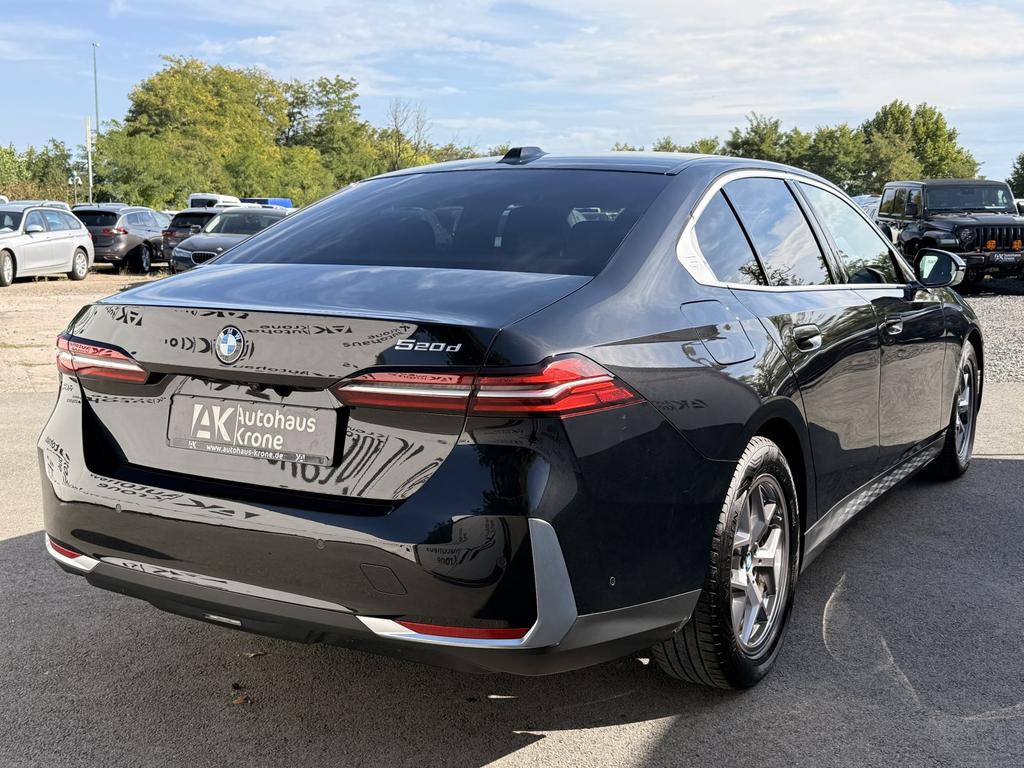 BMW 520 2024 г. Чёрный, пробег 32426 км