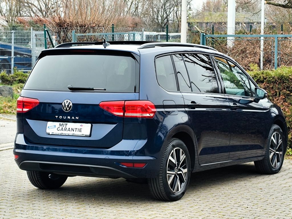 Volkswagen Touran 2024 г. Синий, пробег 47000 км