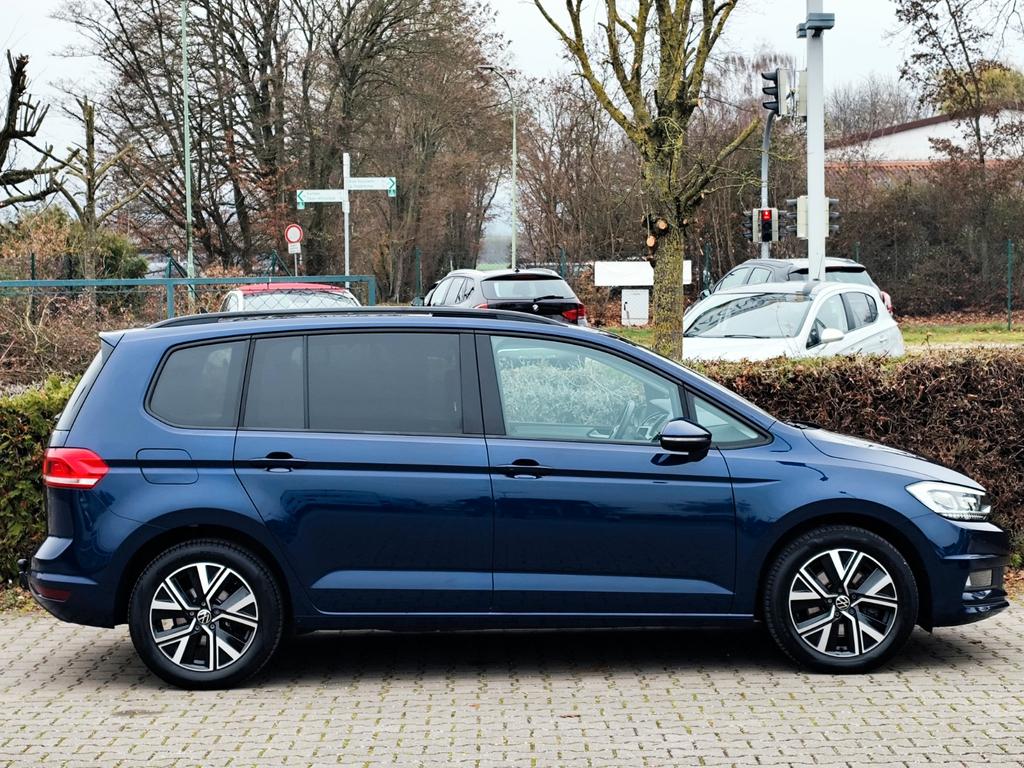 Volkswagen Touran 2024 г. Синий, пробег 47000 км
