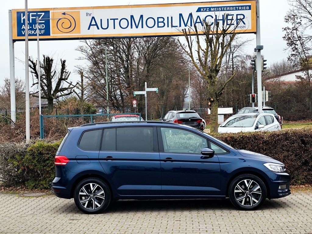 Volkswagen Touran 2024 г. Синий, пробег 47000 км