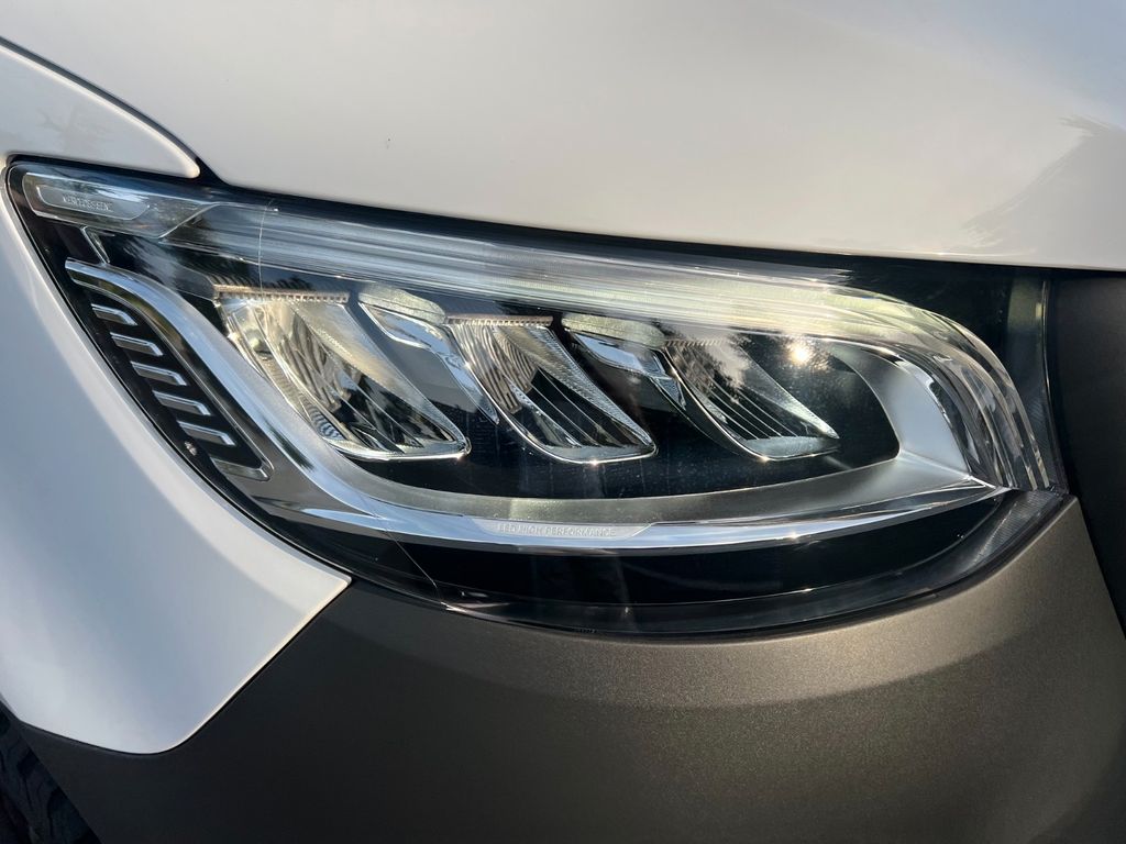 Mercedes-Benz SPRINTER 2022 г. Белый, пробег 33600 км