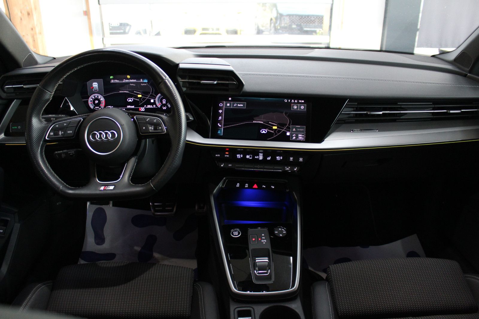 Audi A3 2021 г. Синий, пробег 48000 км