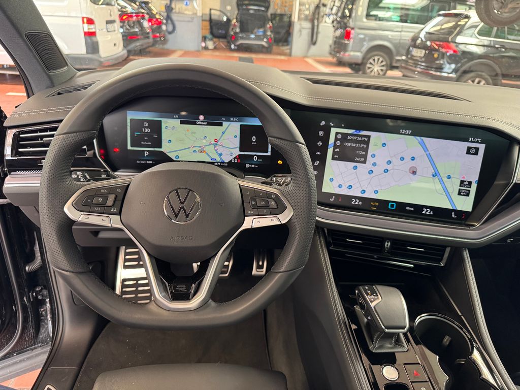 Volkswagen Touareg 2025 г. Чёрный, пробег 6679 км
