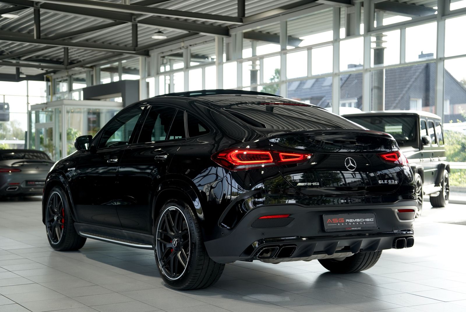 Mercedes-Benz GLE 63 AMG 2022 г. Чёрный, пробег 33000 км