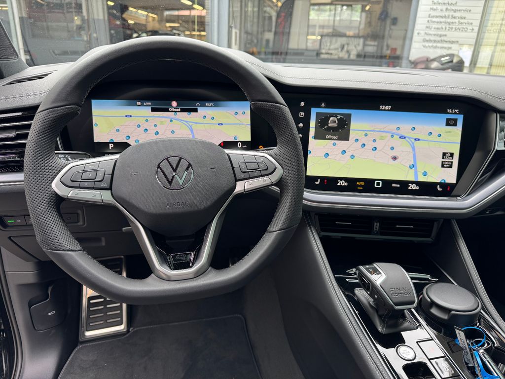Volkswagen Touareg 2026 г. Чёрный, пробег 150 км