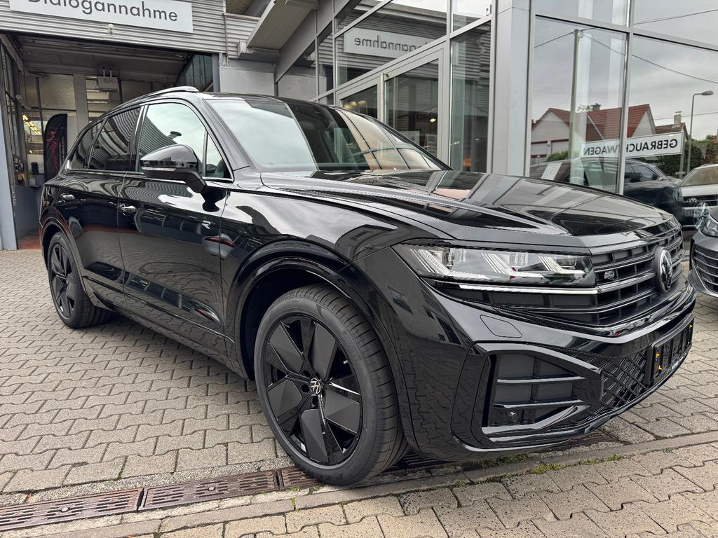 Volkswagen Touareg 2026 г. Чёрный, пробег 150 км