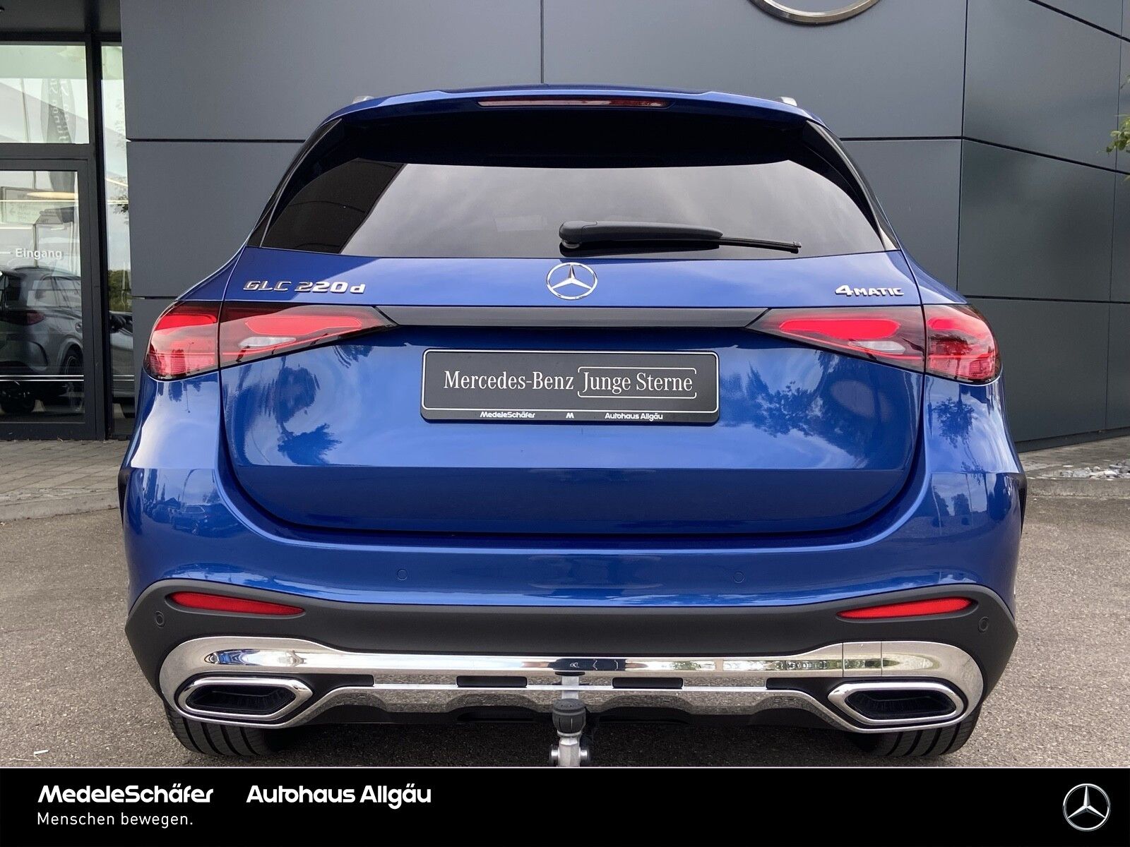 Mercedes-Benz GLC 220 2026 г. Синий, пробег 12106 км