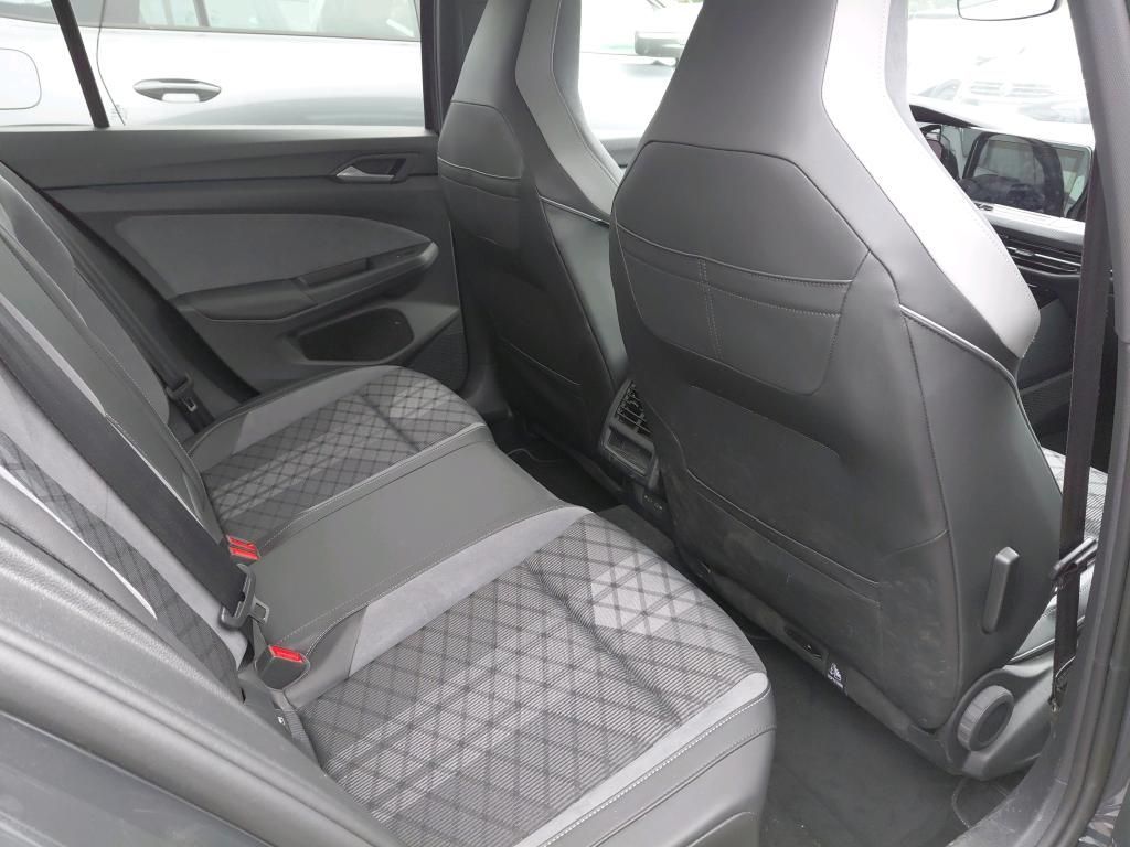 Volkswagen Golf 2024 г. Серый, пробег 37099 км