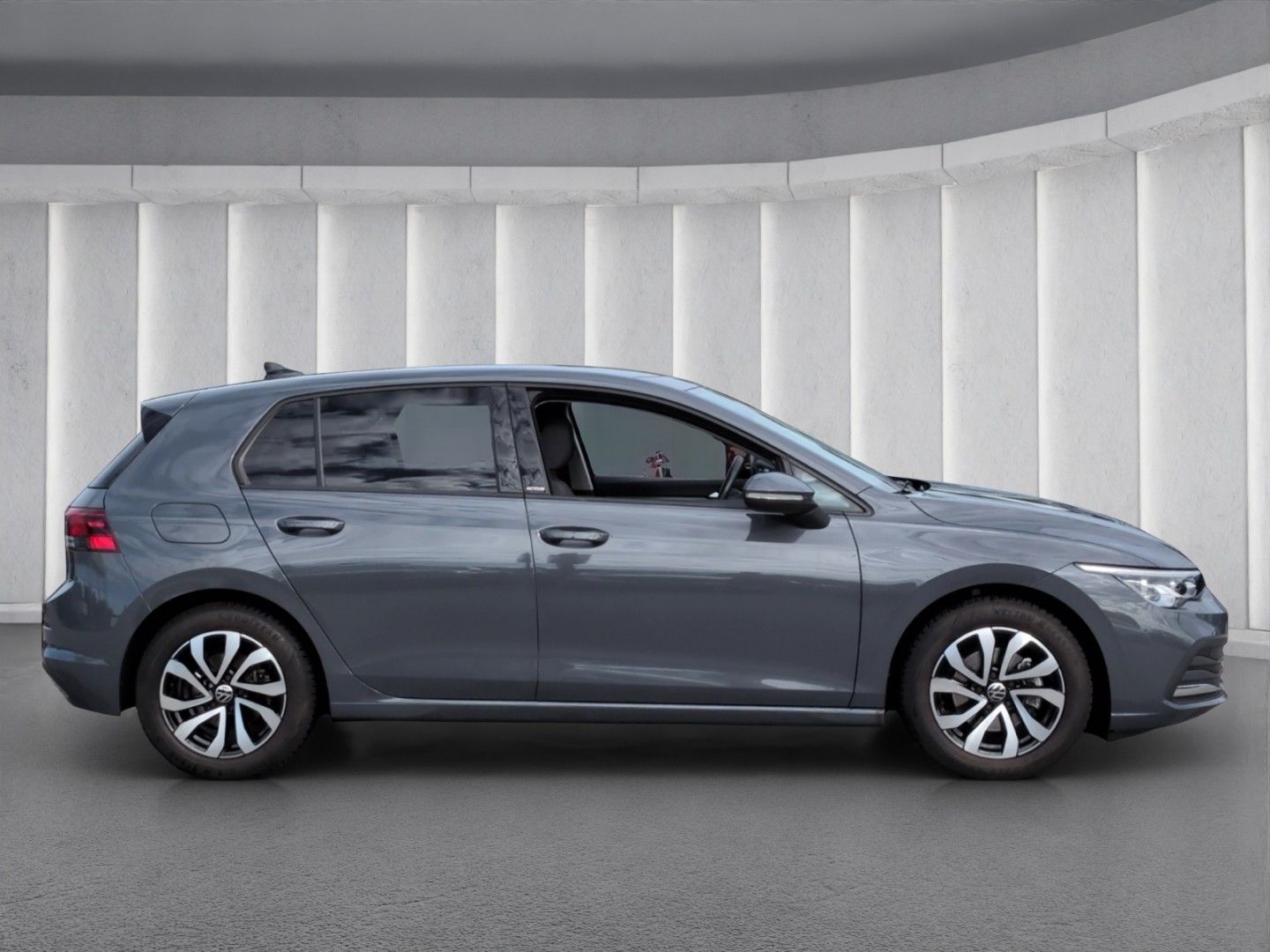 Volkswagen Golf 2022 г. Серый, пробег 38918 км