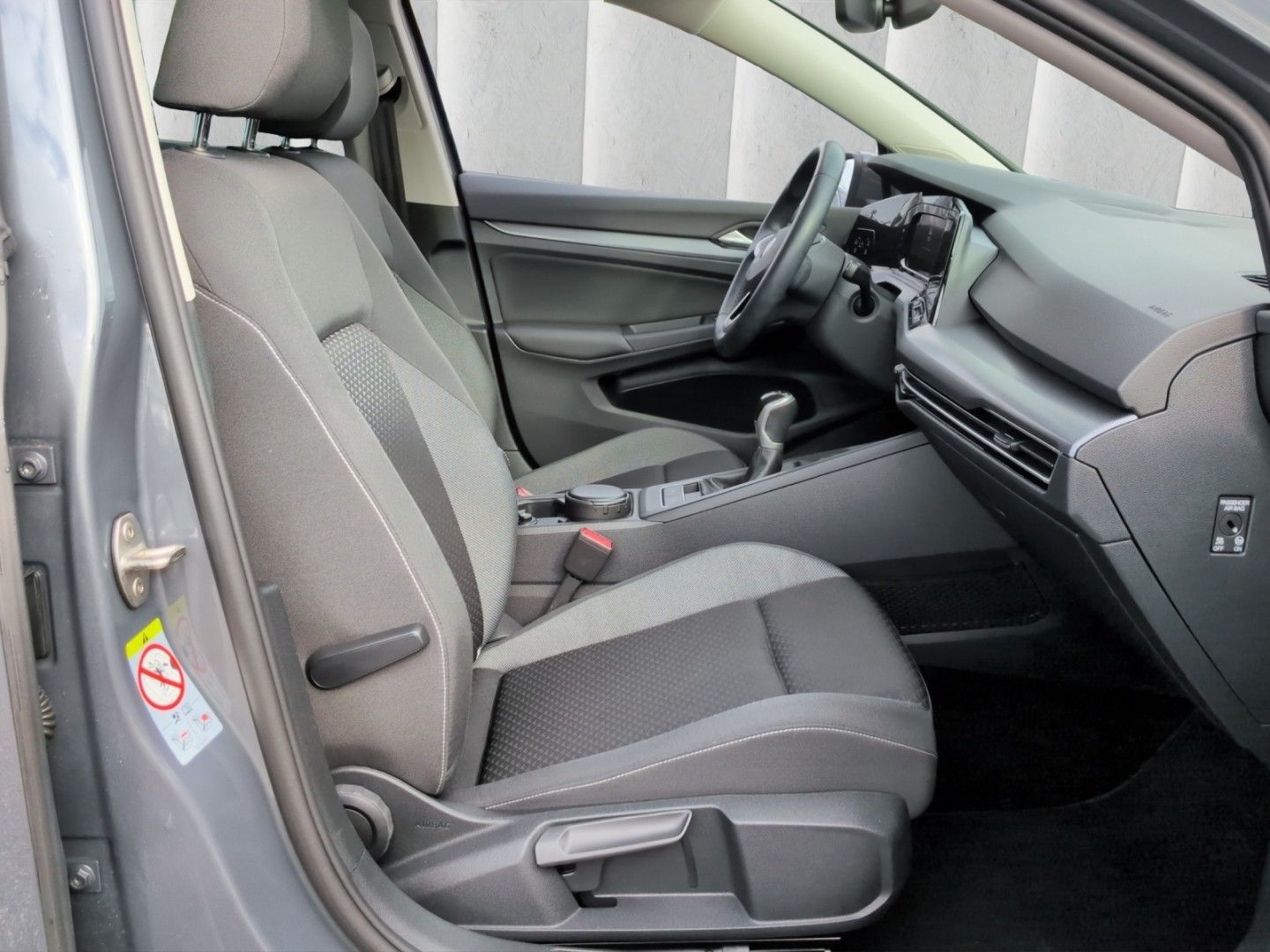 Volkswagen Golf 2022 г. Серый, пробег 38918 км