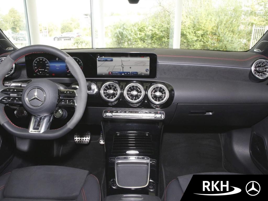 Mercedes-Benz CLA 45 AMG 2025 г. Чёрный, пробег 9047 км