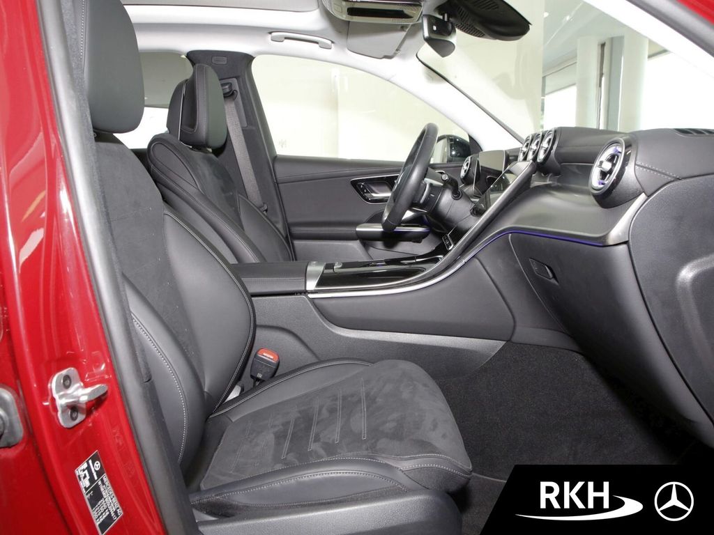 Mercedes-Benz GLC 220 2025 г. Красный, пробег 18710 км