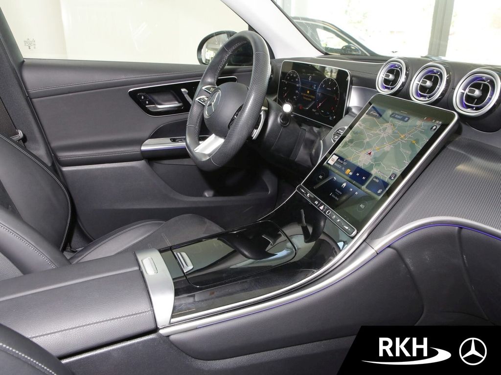 Mercedes-Benz GLC 220 2025 г. Красный, пробег 18710 км