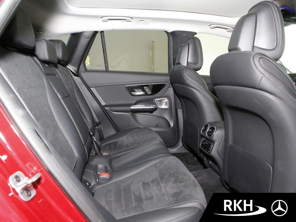 Mercedes-Benz GLC 220 2025 г. Красный, пробег 18710 км