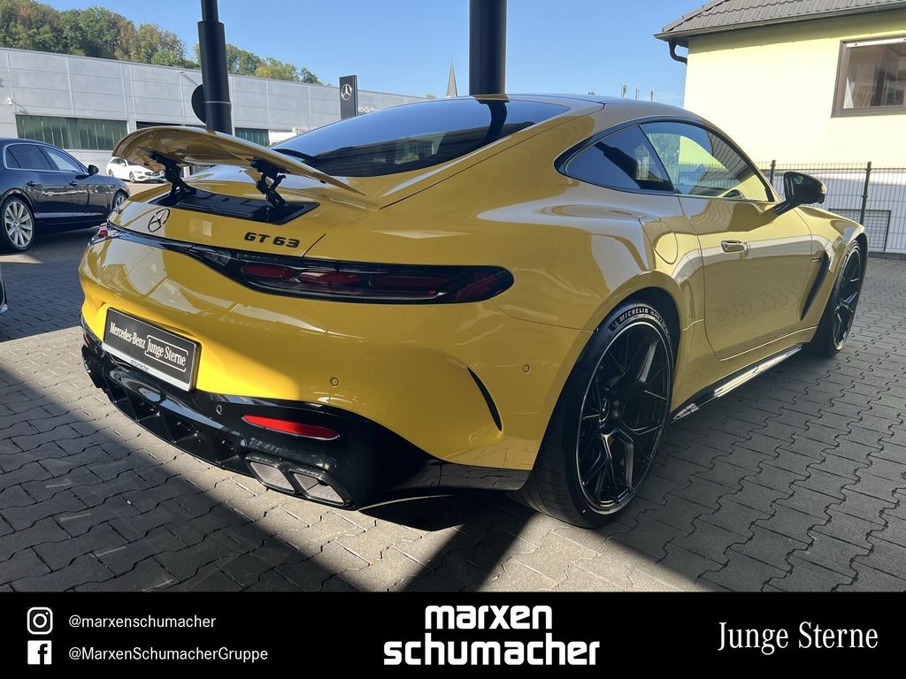 Mercedes-Benz AMG GT 2023 г. Жёлтый, пробег 7520 км