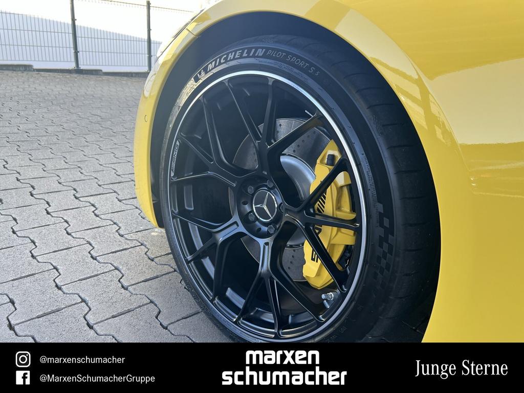 Mercedes-Benz AMG GT 2023 г. Жёлтый, пробег 7520 км