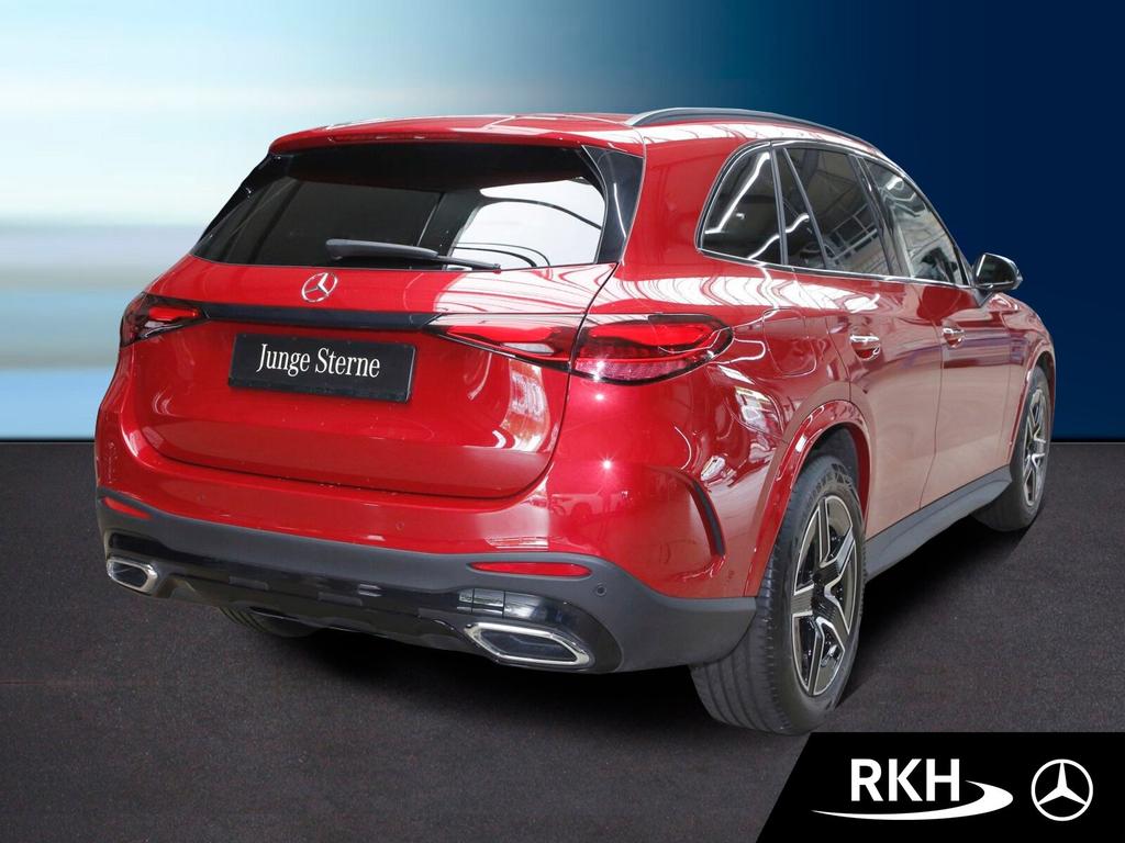 Mercedes-Benz GLC 200 2025 г. Красный, пробег 11863 км