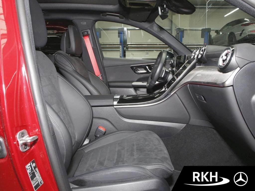 Mercedes-Benz GLC 200 2025 г. Красный, пробег 11863 км