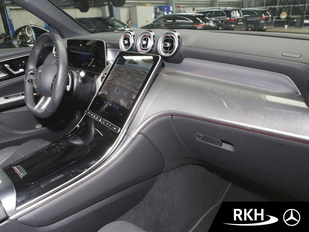 Mercedes-Benz GLC 200 2025 г. Красный, пробег 11863 км