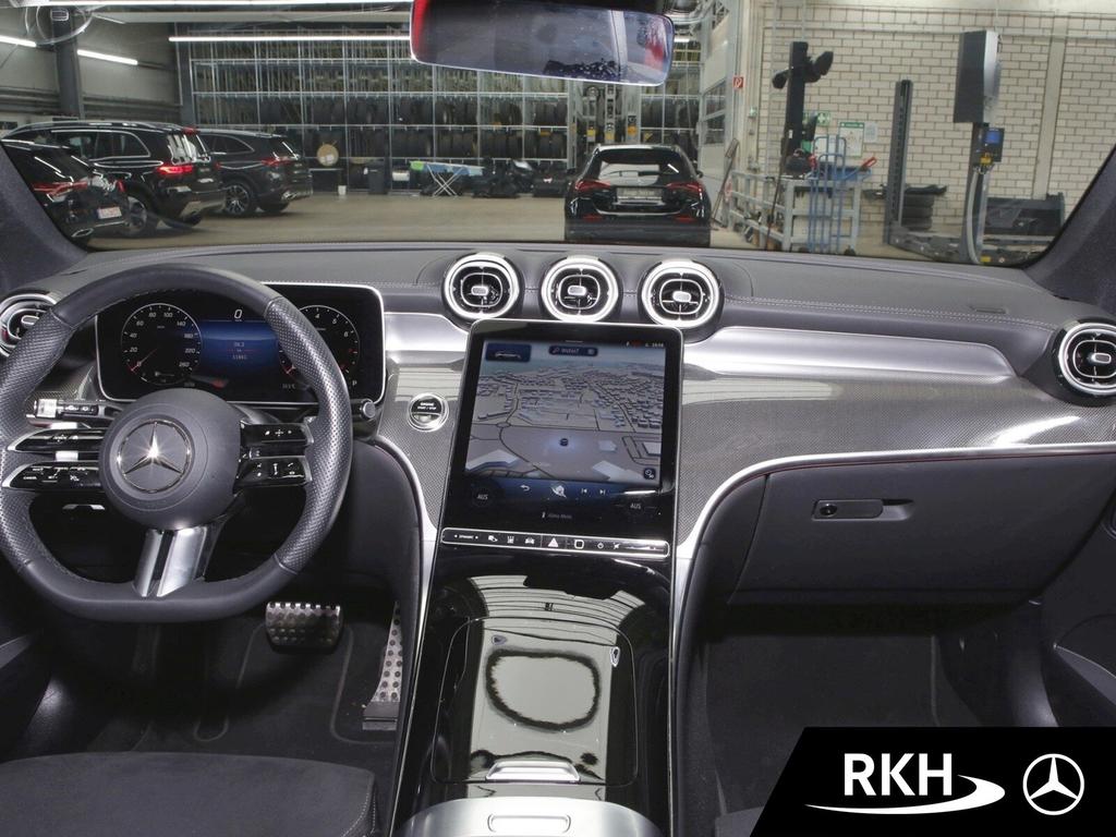 Mercedes-Benz GLC 200 2025 г. Красный, пробег 11863 км