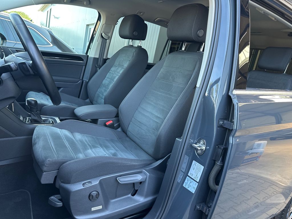 Volkswagen Touran 2022 г. Серый, пробег 59750 км