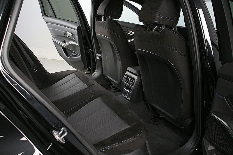 BMW 320 2025 г. Чёрный, пробег 53700 км