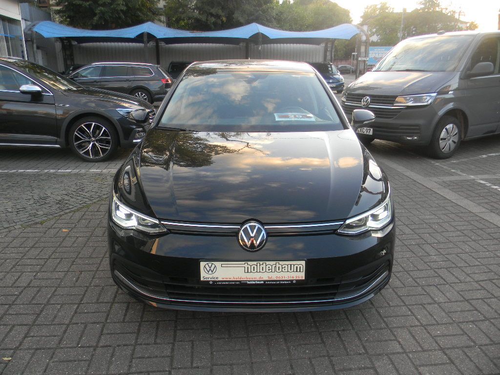 Volkswagen Golf 2023 г. Чёрный, пробег 38800 км