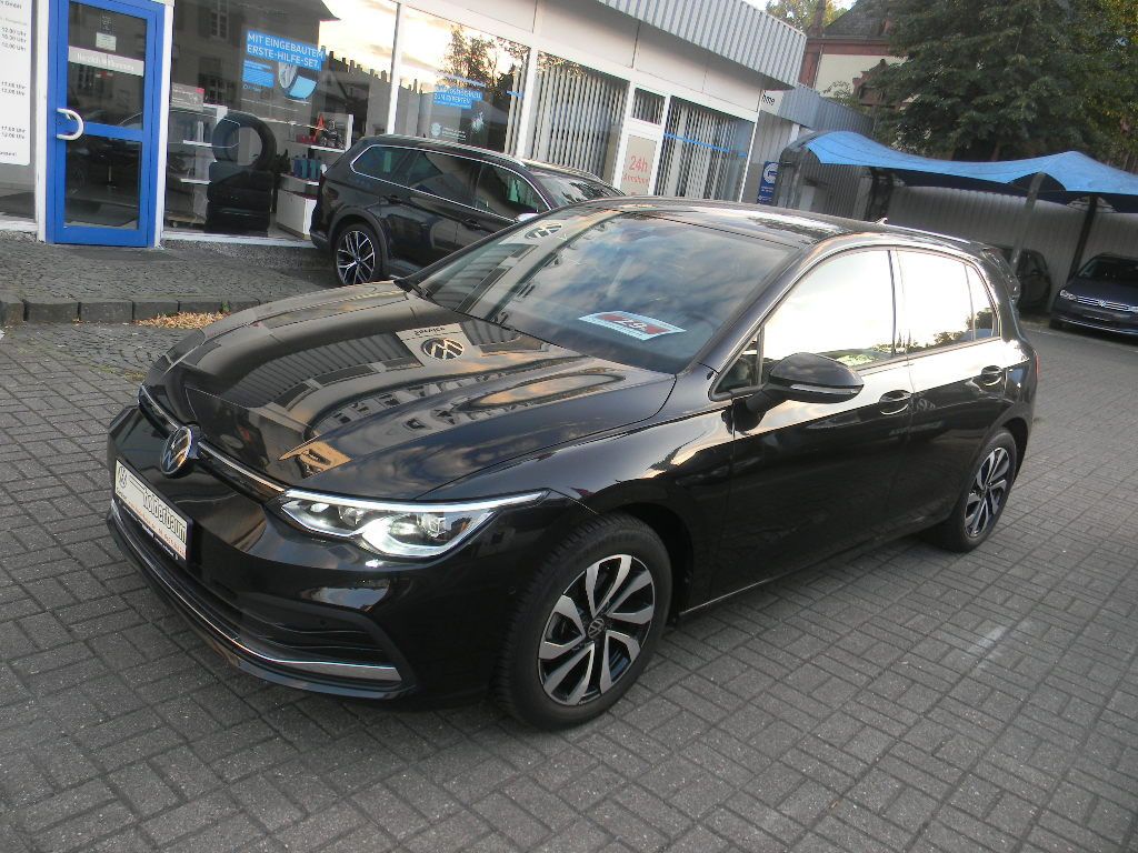 Volkswagen Golf 2023 г. Чёрный, пробег 38800 км