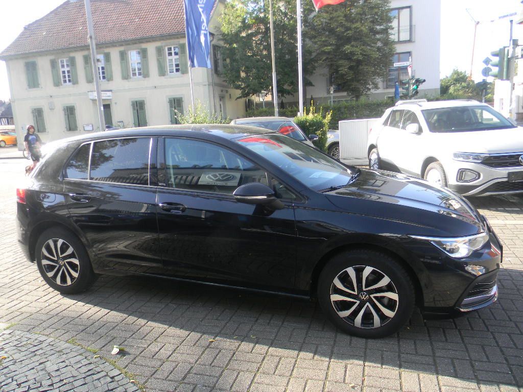 Volkswagen Golf 2023 г. Чёрный, пробег 38800 км