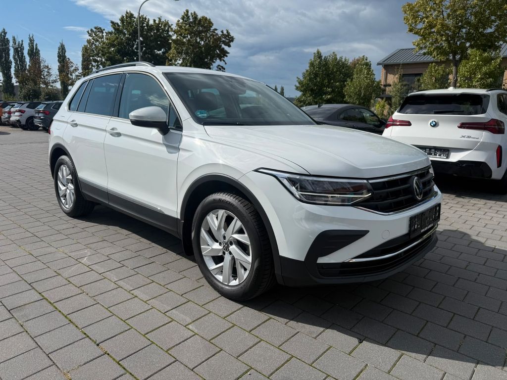 Volkswagen Tiguan 2023 г. Белый, пробег 58243 км