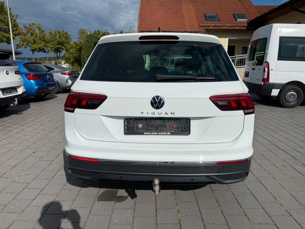 Volkswagen Tiguan 2023 г. Белый, пробег 58243 км