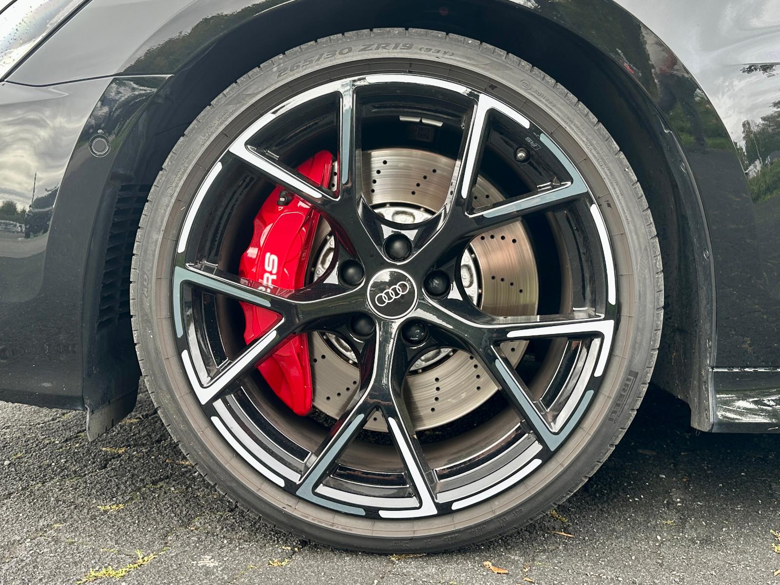 Audi RS3 2023 г. Чёрный, пробег 24290 км