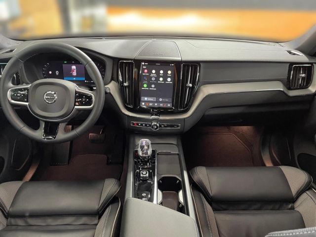 Volvo XC60 2023 г. Серебристый, пробег 47610 км
