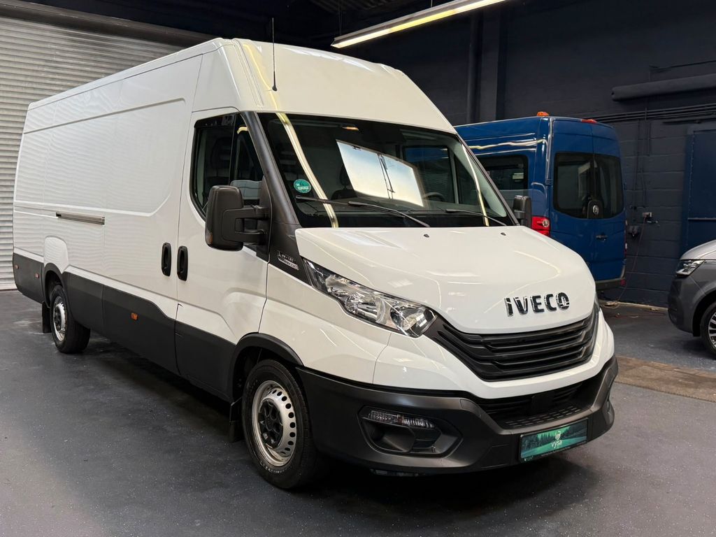 Iveco Massif 2022 г. Белый, пробег 54000 км