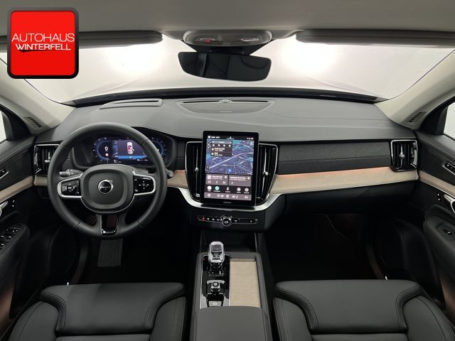 Volvo XC90 2025 г. Чёрный, пробег 31390 км