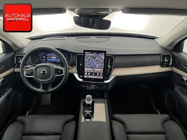 Volvo XC90 2025 г. Белый, пробег 28169 км