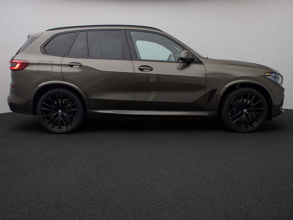 BMW X5 2023 г. Зелёный, пробег 46504 км