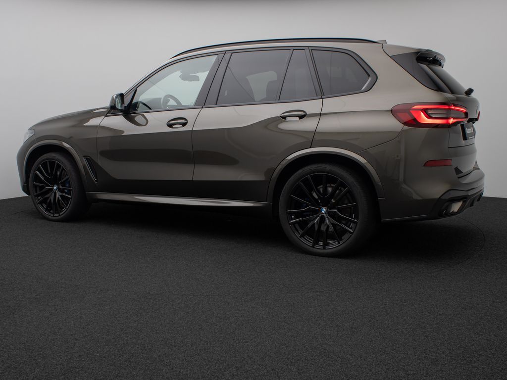 BMW X5 2023 г. Зелёный, пробег 46504 км