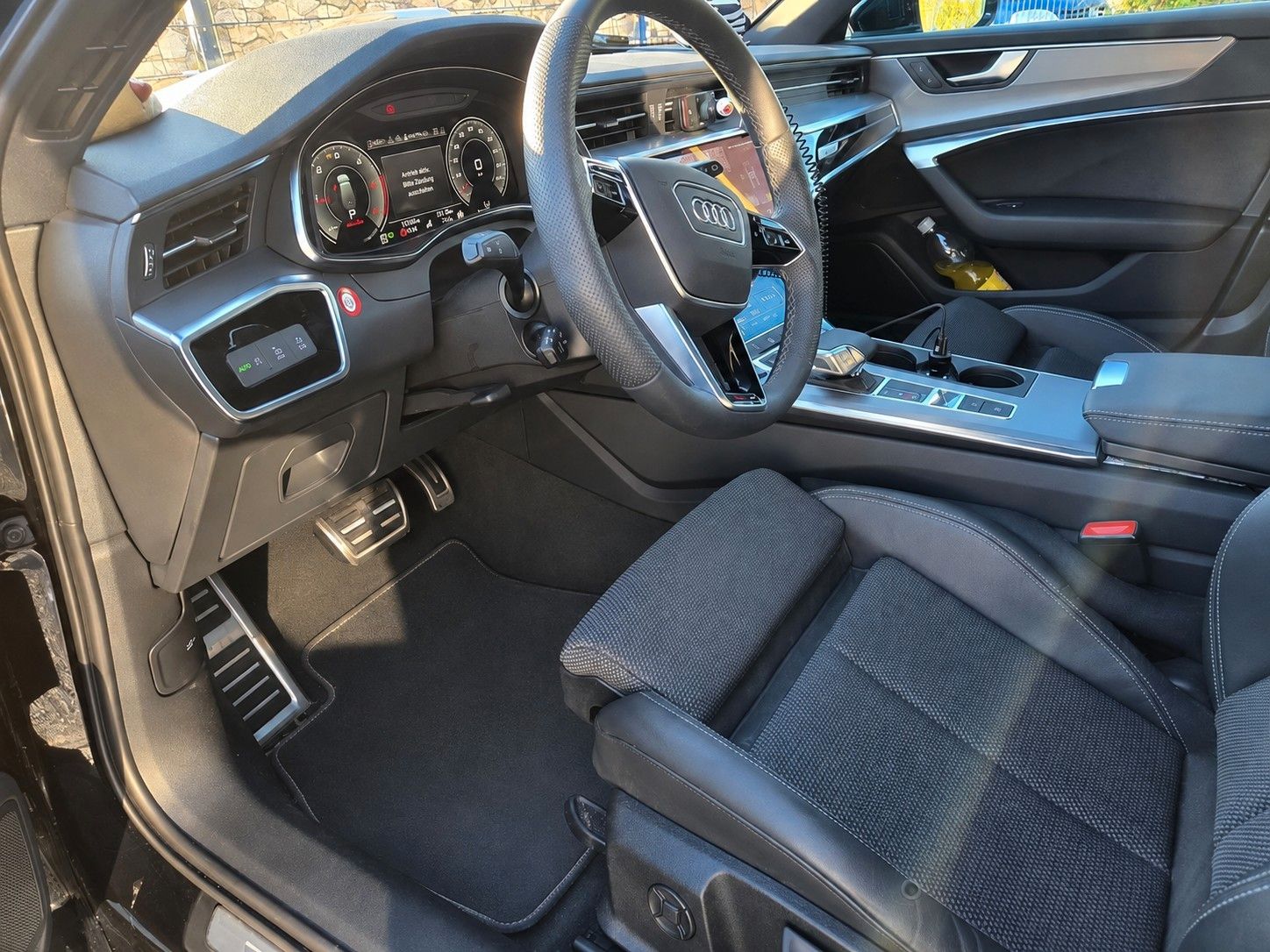 Audi A6 2023 г. Чёрный, пробег 22000 км