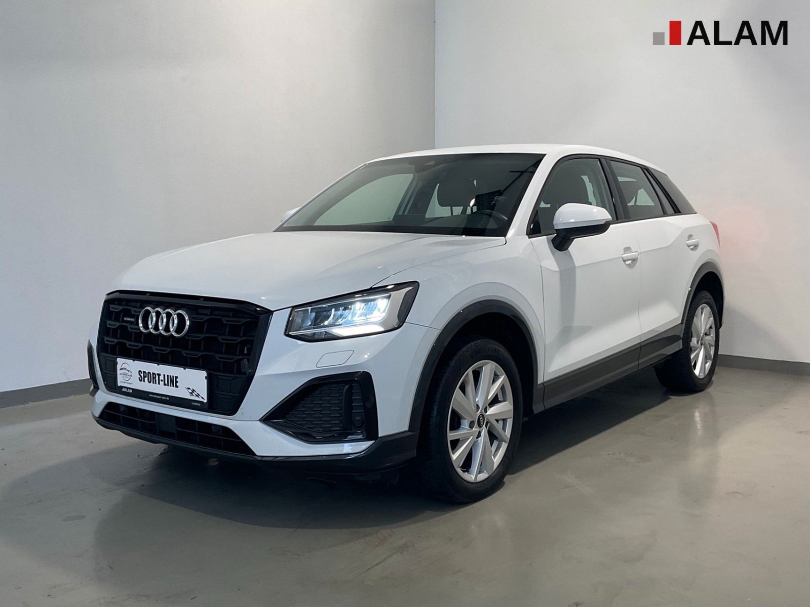 Audi Q2 2022 г. Белый, пробег 54700 км