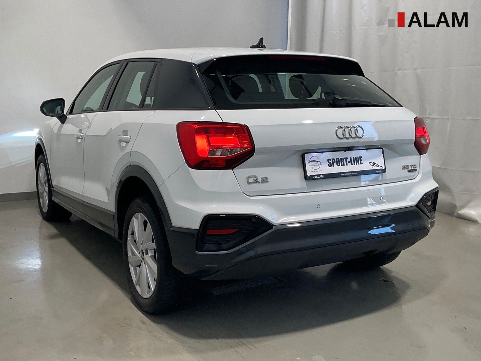 Audi Q2 2022 г. Белый, пробег 54700 км