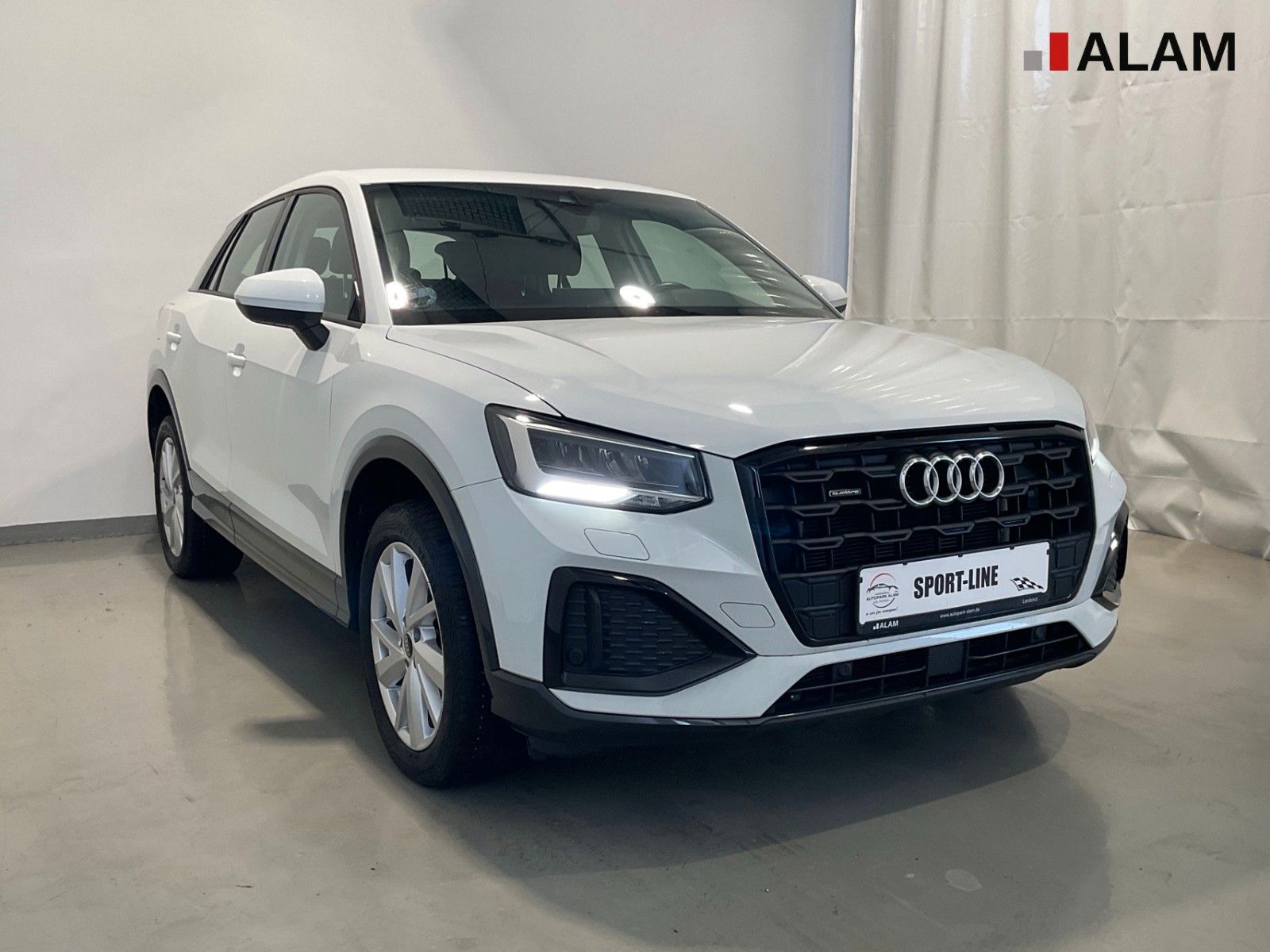 Audi Q2 2022 г. Белый, пробег 54700 км