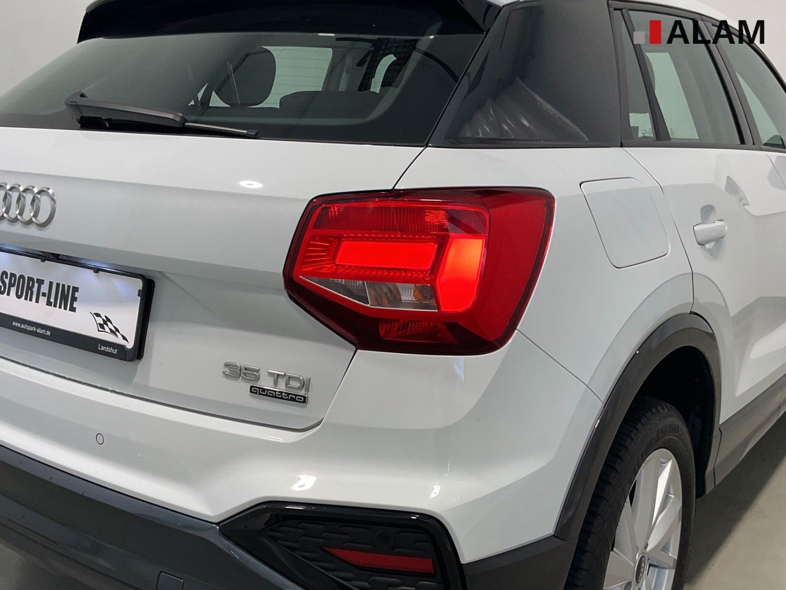 Audi Q2 2022 г. Белый, пробег 54700 км