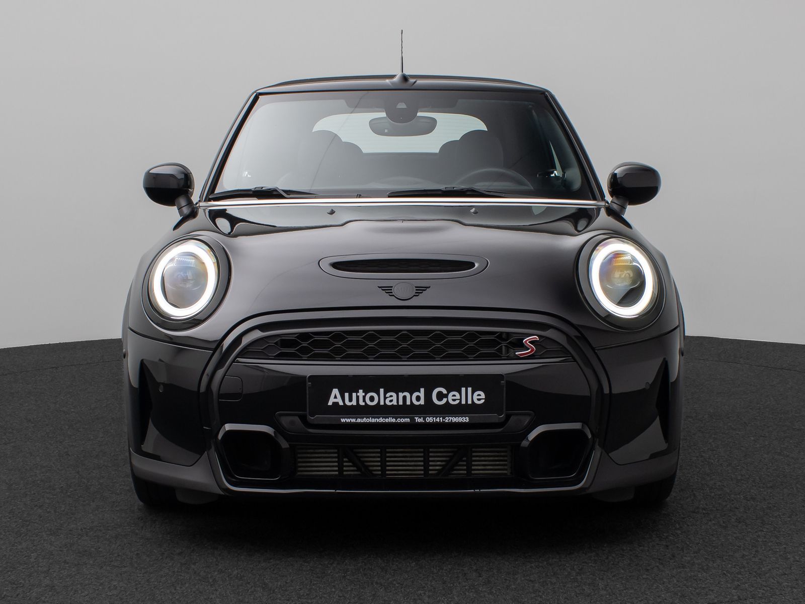 Mini COOPER S CABRIO 2023 г. Чёрный, пробег 25428 км
