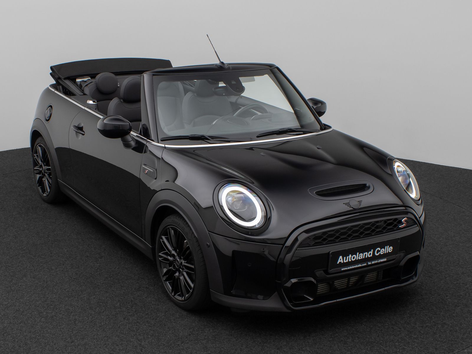 Mini COOPER S CABRIO 2023 г. Чёрный, пробег 25428 км